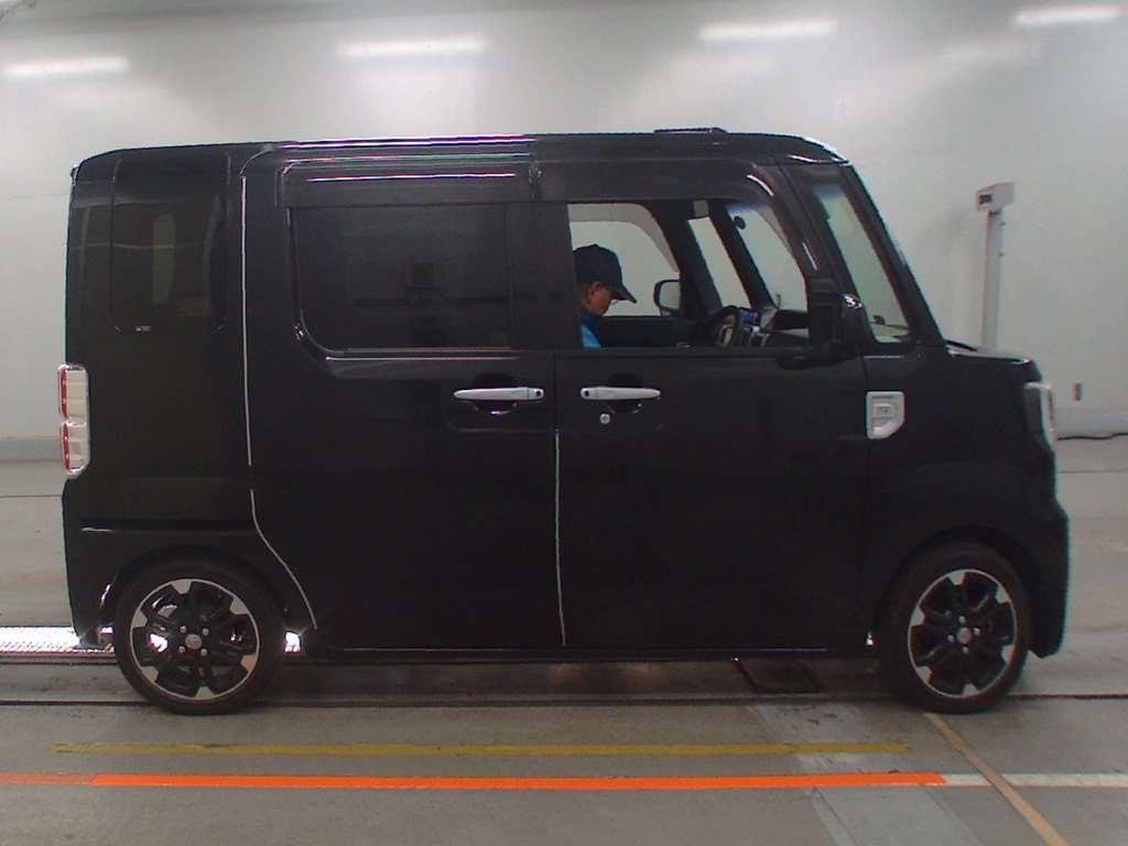 TOYOTA PIXIS MEGA