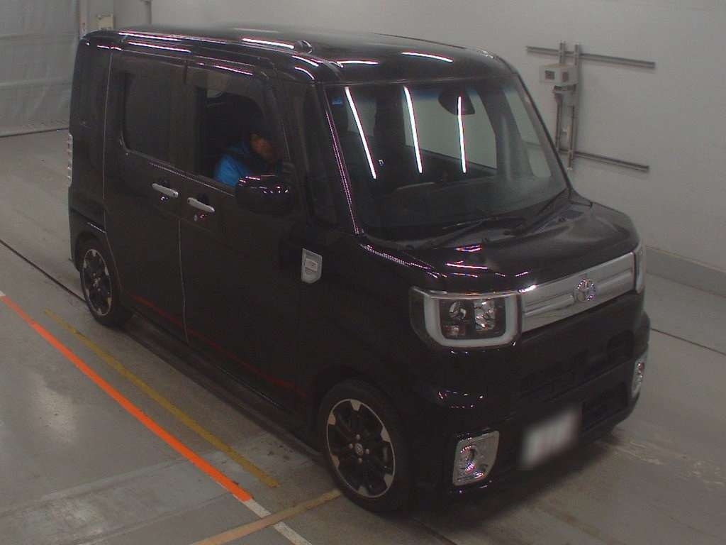 TOYOTA PIXIS MEGA