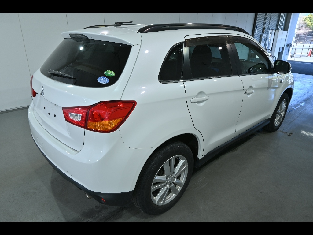 MITSUBISHI RVR