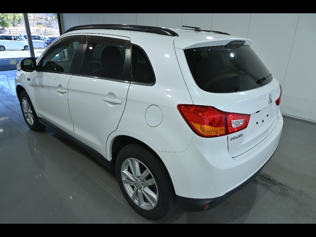 MITSUBISHI RVR