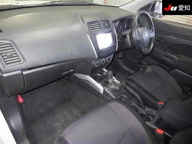 MITSUBISHI RVR