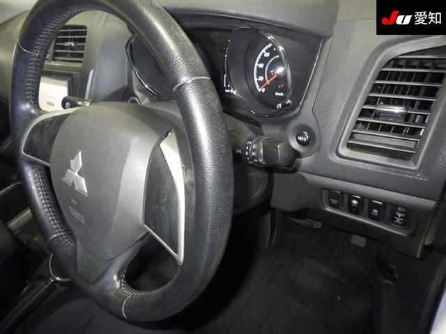 MITSUBISHI RVR