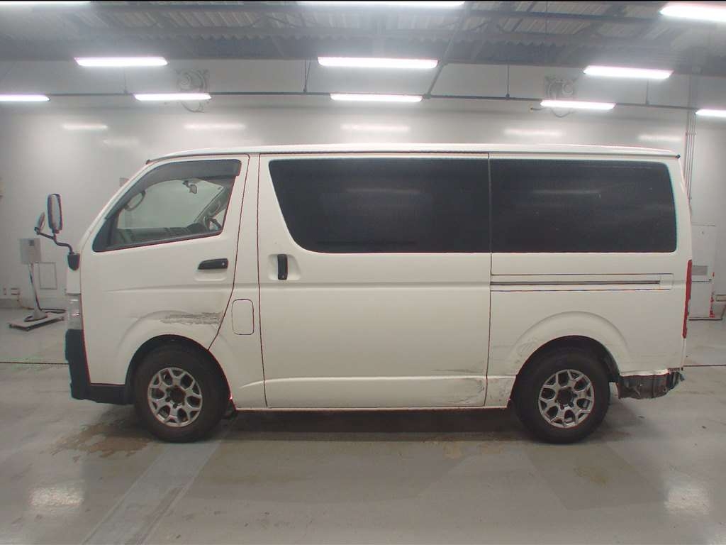 TOYOTA REGIUS ACE