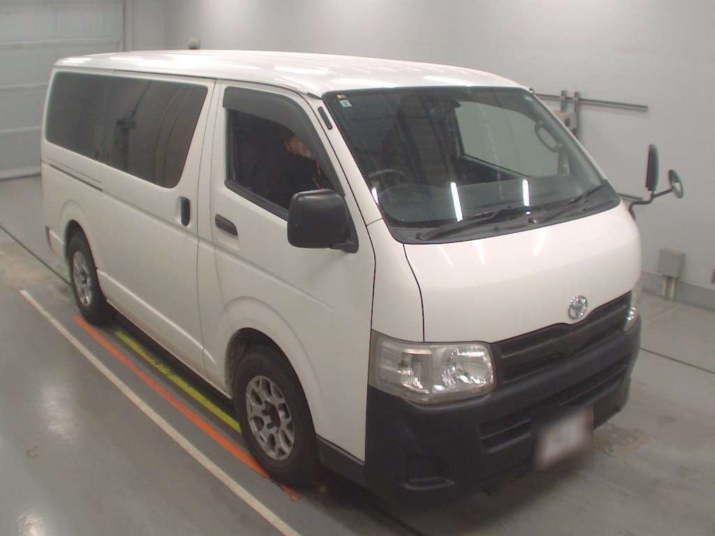 TOYOTA REGIUS ACE