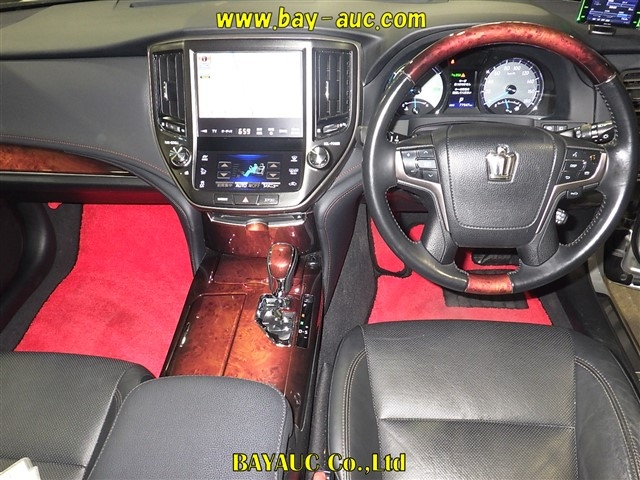 TOYOTA CROWN MAJESTA