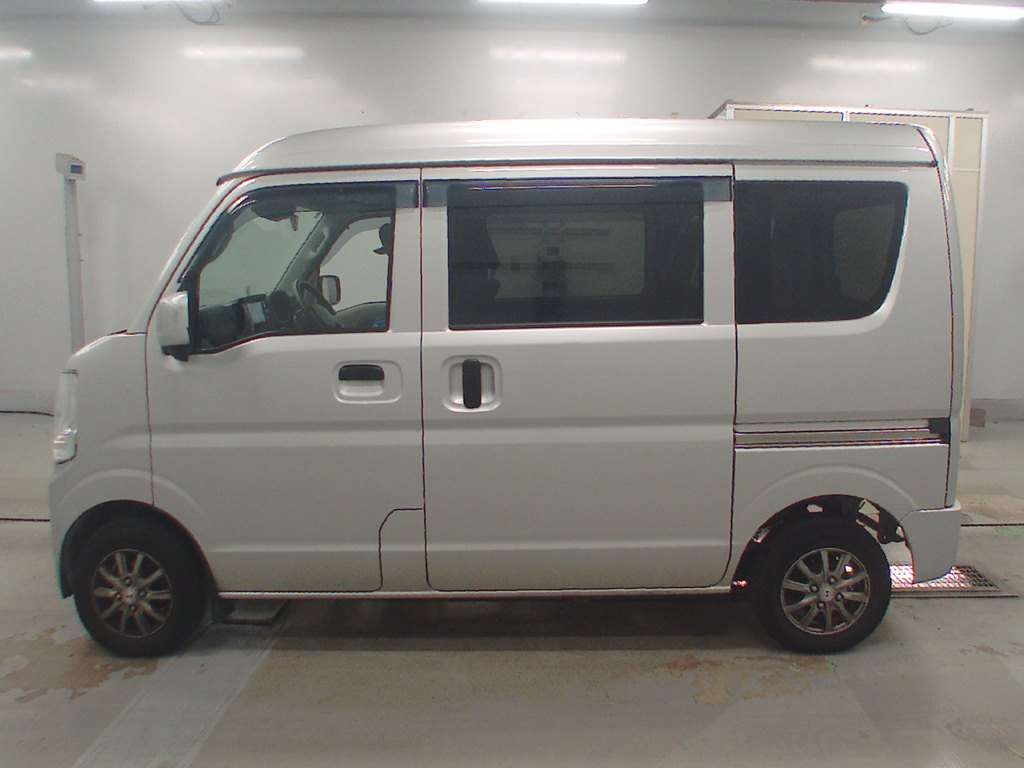 MITSUBISHI MINICAB