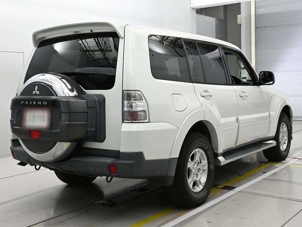 MITSUBISHI PAJERO