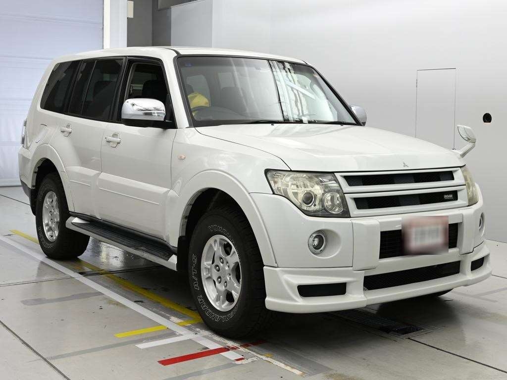 MITSUBISHI PAJERO