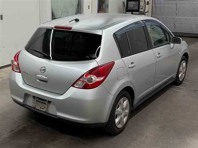 NISSAN TIIDA