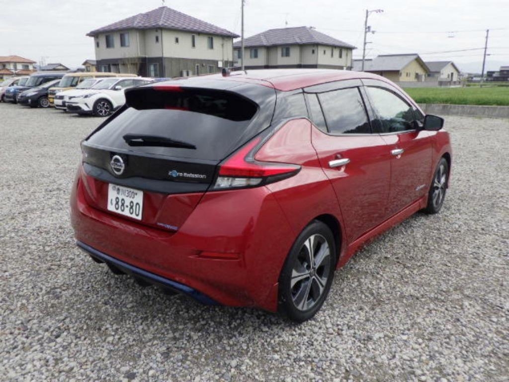 NISSAN LEAF
