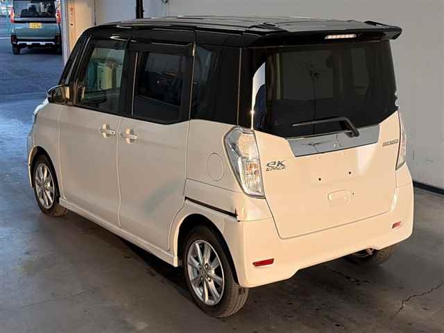 MITSUBISHI EK SPACE