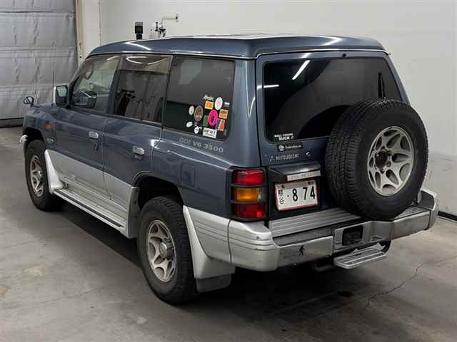 MITSUBISHI PAJERO