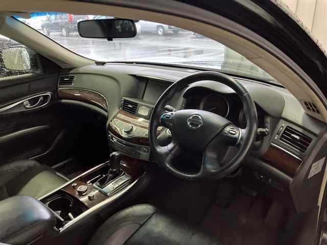 NISSAN FUGA
