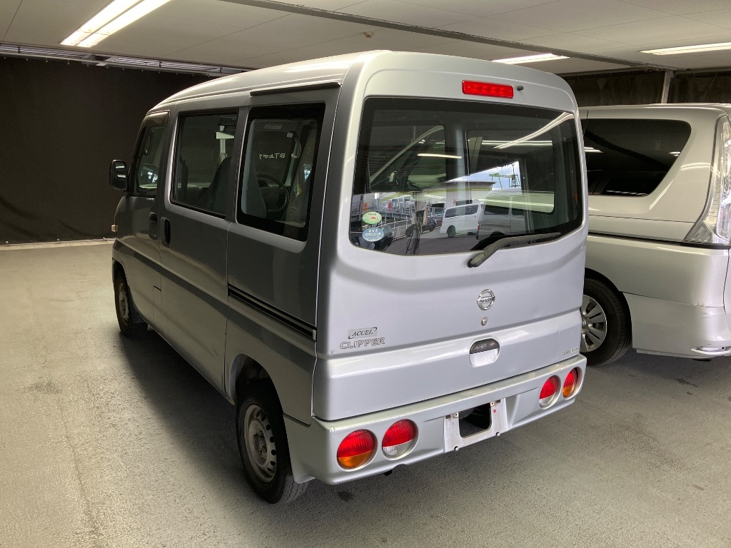 NISSAN CLIPPER