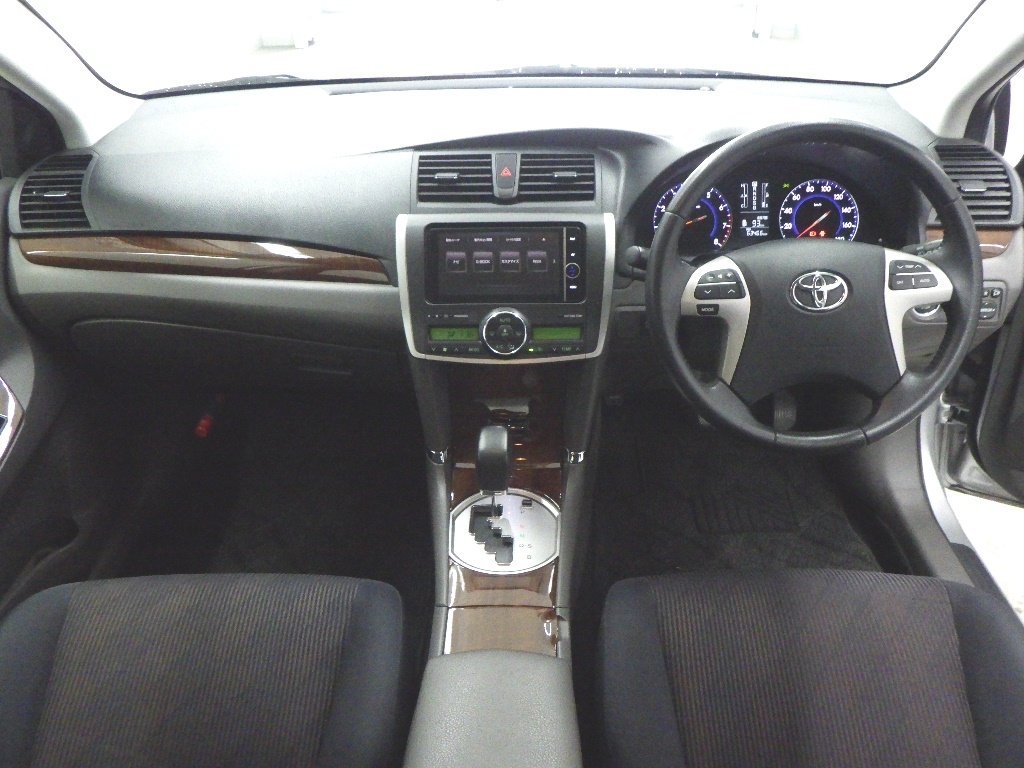 TOYOTA PREMIO