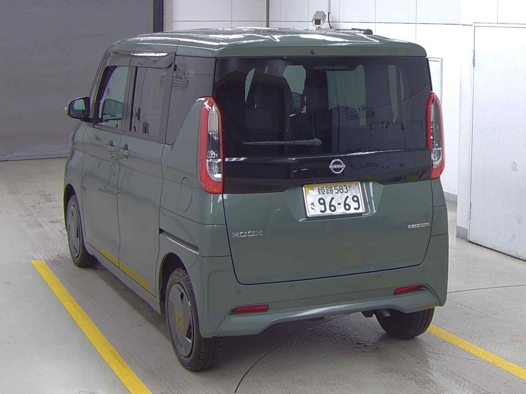 NISSAN ROOX