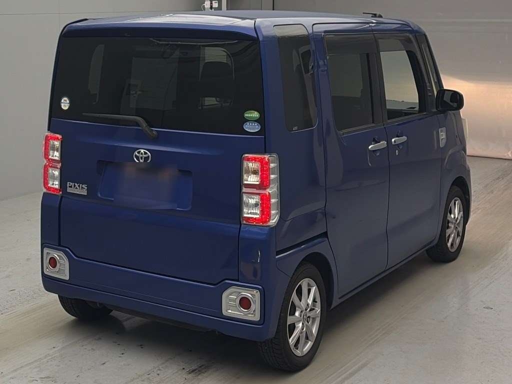 TOYOTA PIXIS MEGA