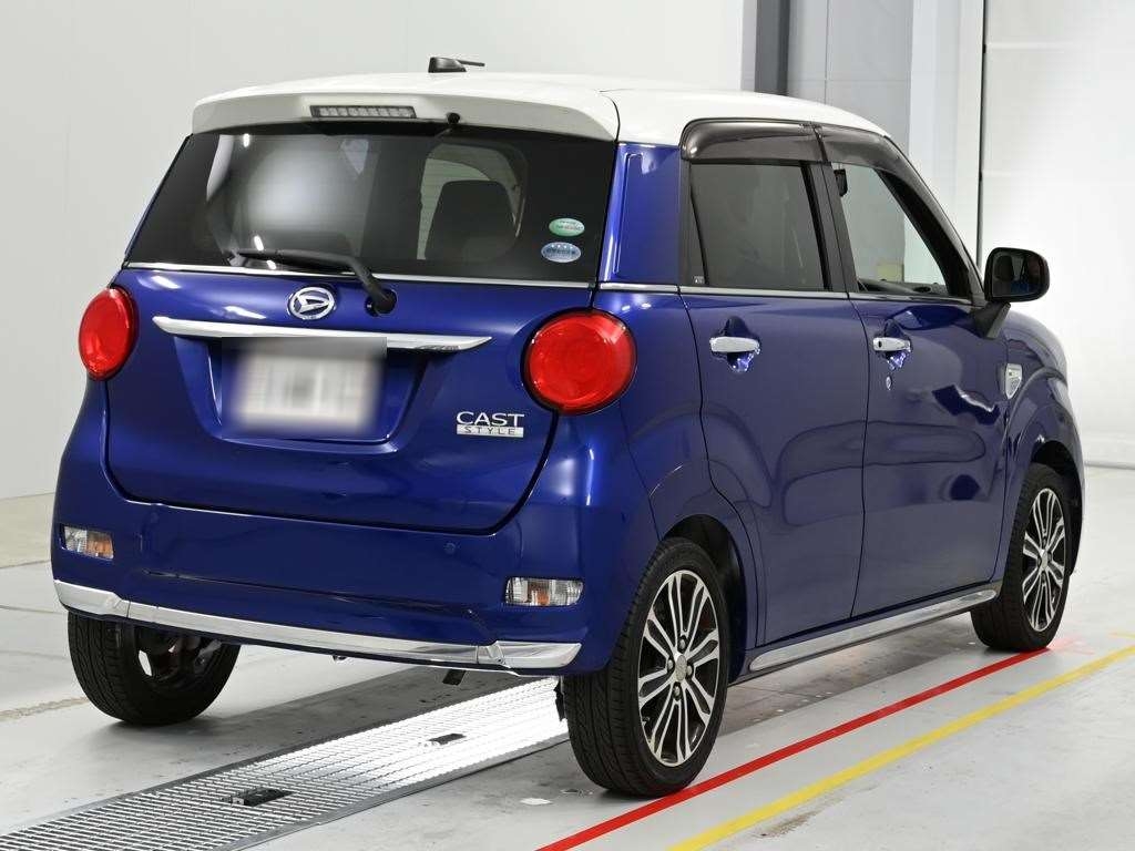 DAIHATSU CAST