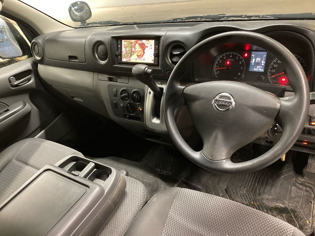 NISSAN NV350 CARAVAN