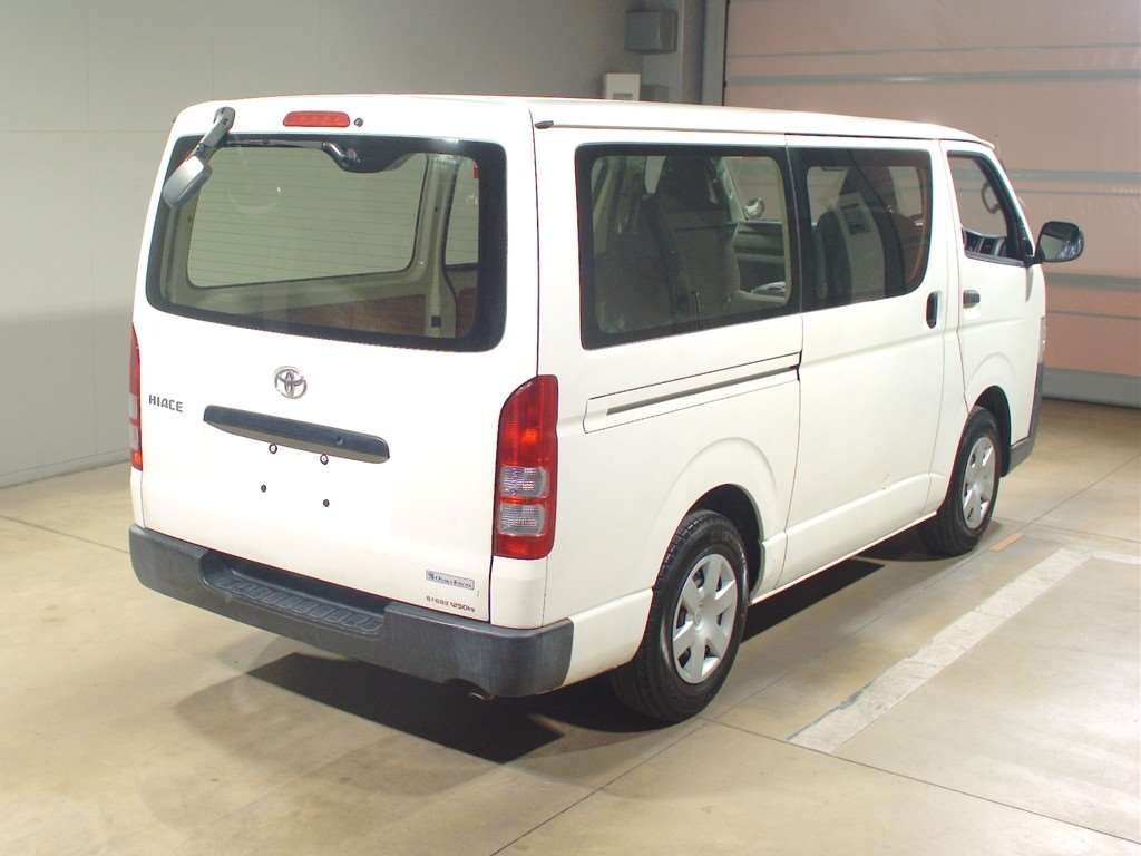 TOYOTA REGIUS ACE