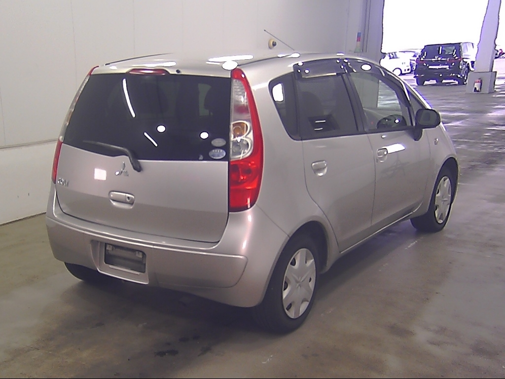 MITSUBISHI COLT