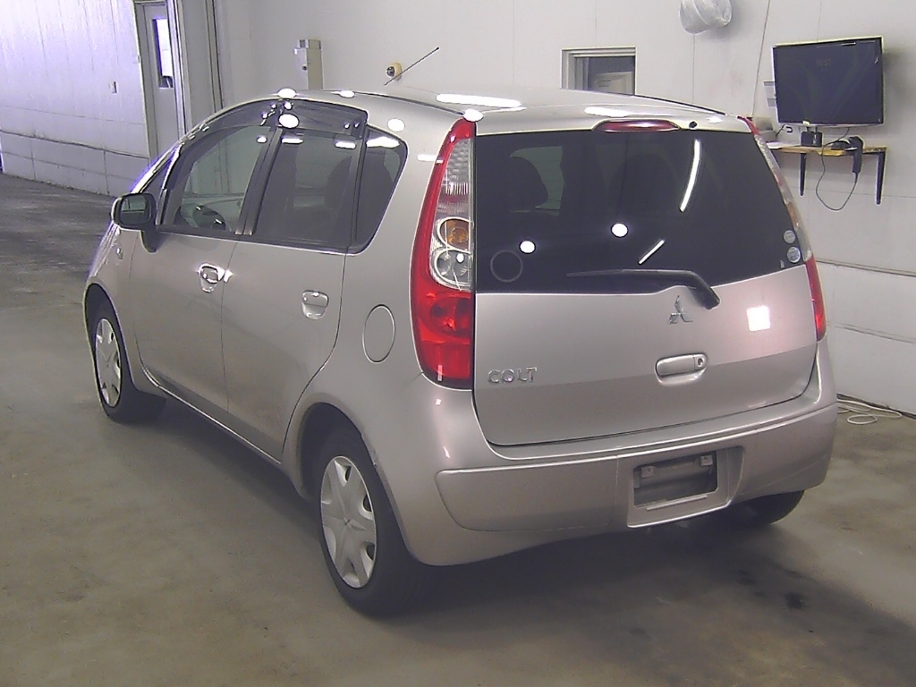 MITSUBISHI COLT
