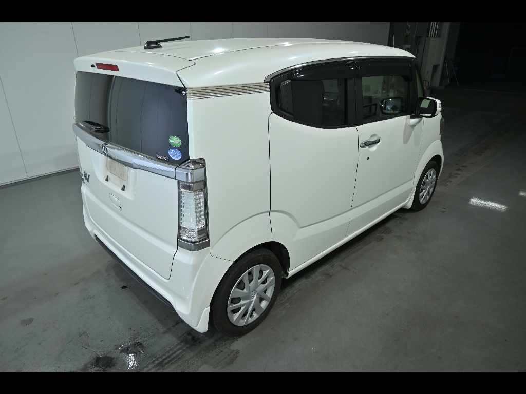 HONDA N-BOX SLASH