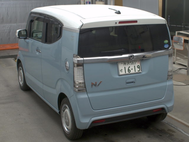 HONDA N-BOX SLASH