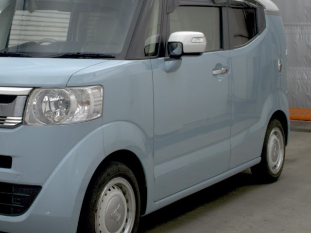 HONDA N-BOX SLASH