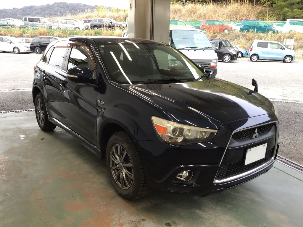 MITSUBISHI RVR