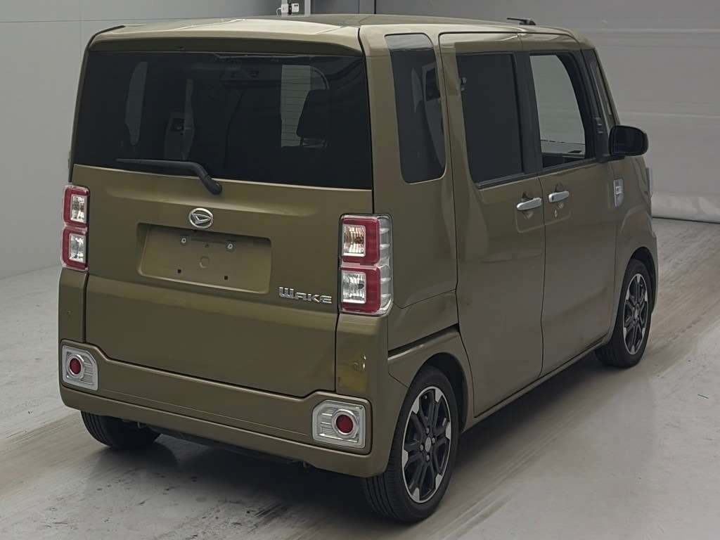 DAIHATSU WAKE