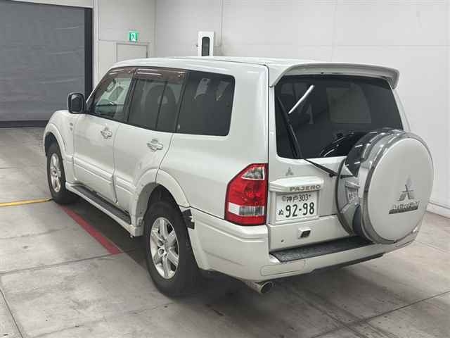 MITSUBISHI PAJERO