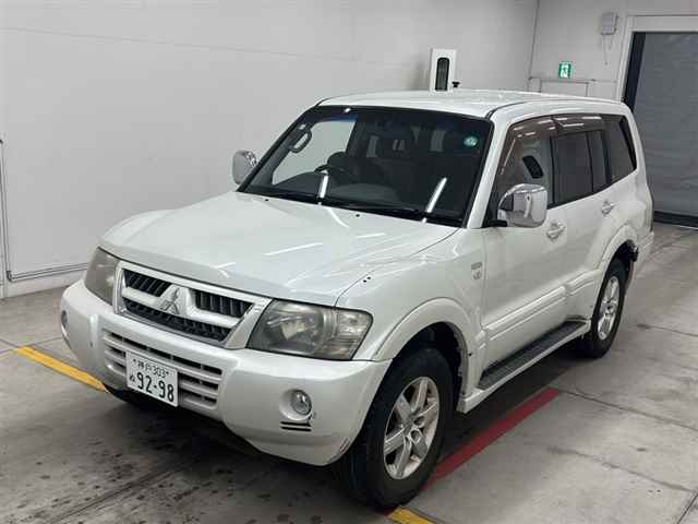 MITSUBISHI PAJERO