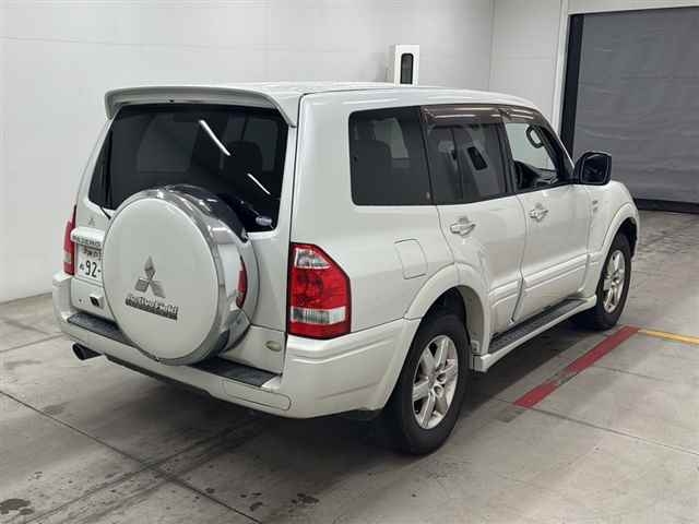 MITSUBISHI PAJERO