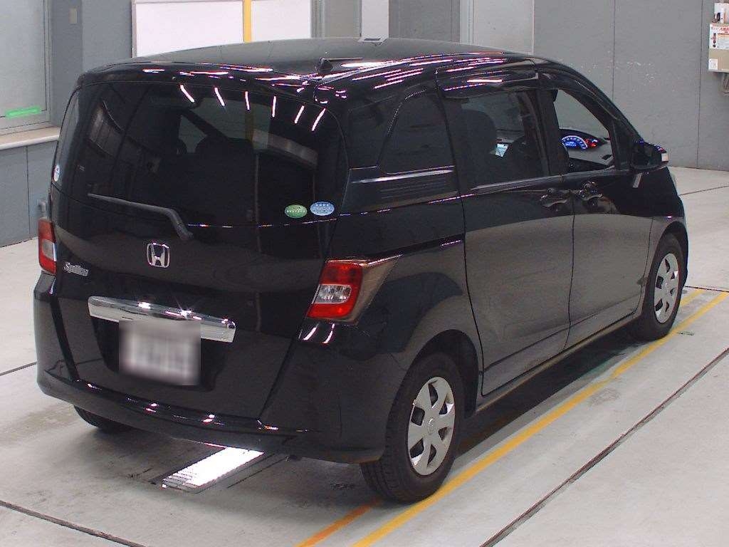 HONDA FREED SPIKE
