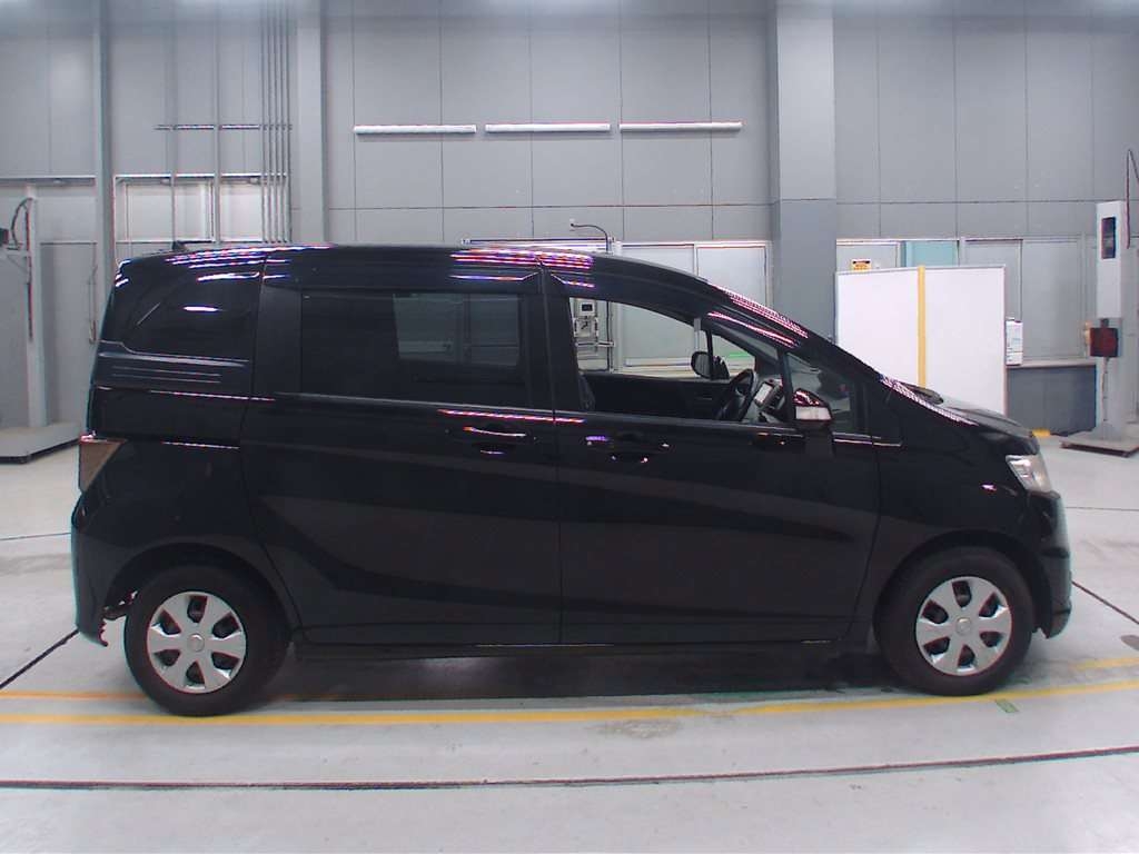 HONDA FREED SPIKE