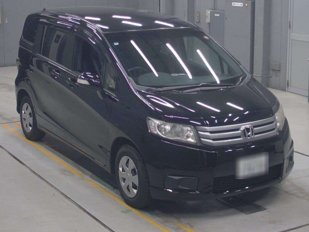 HONDA FREED SPIKE
