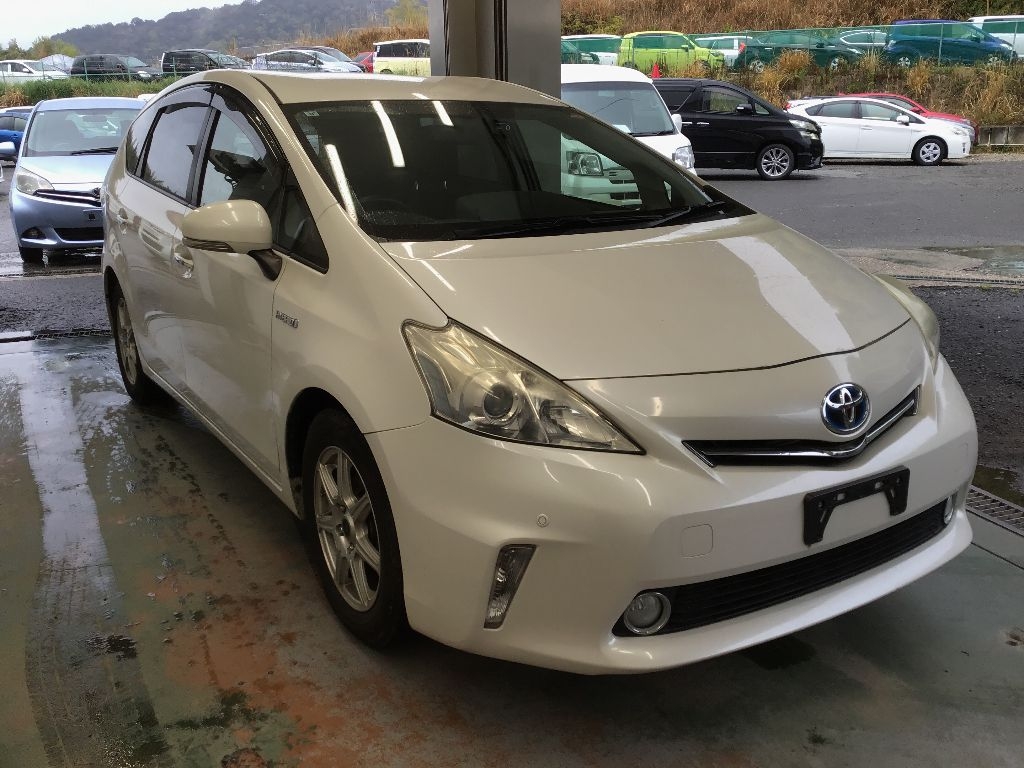 TOYOTA PRIUS ALPHA