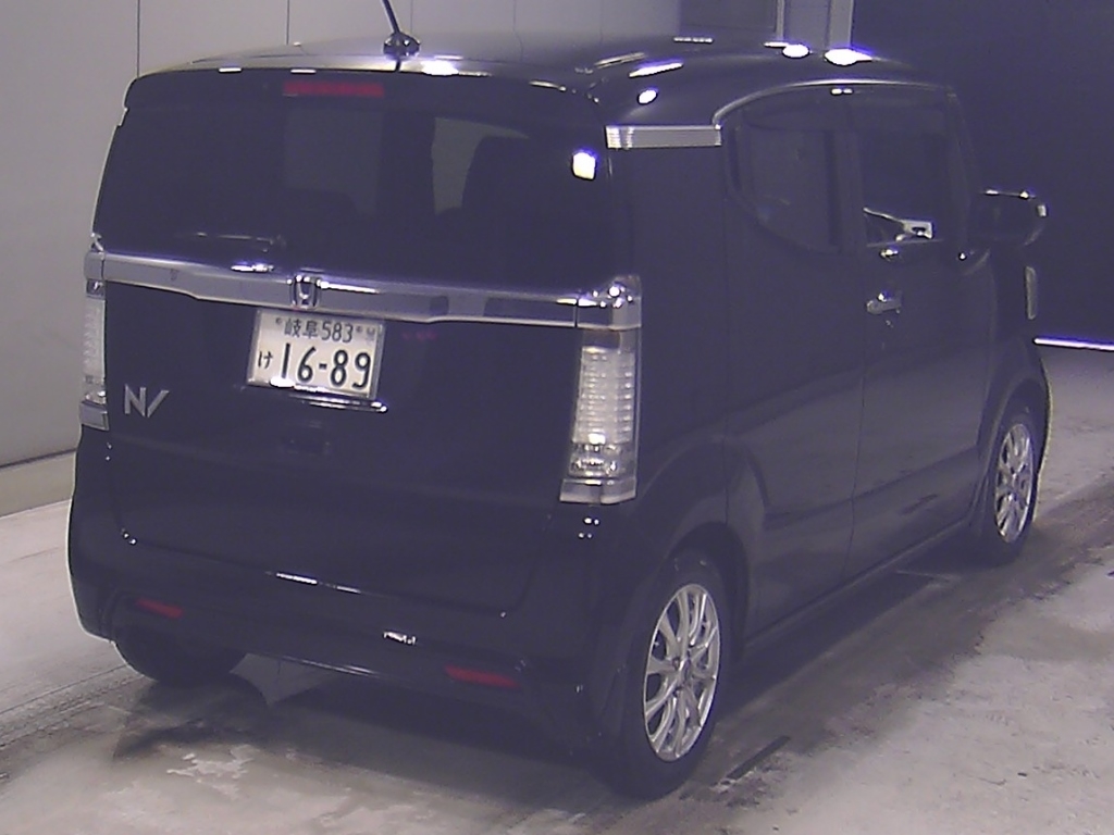 HONDA N-BOX SLASH