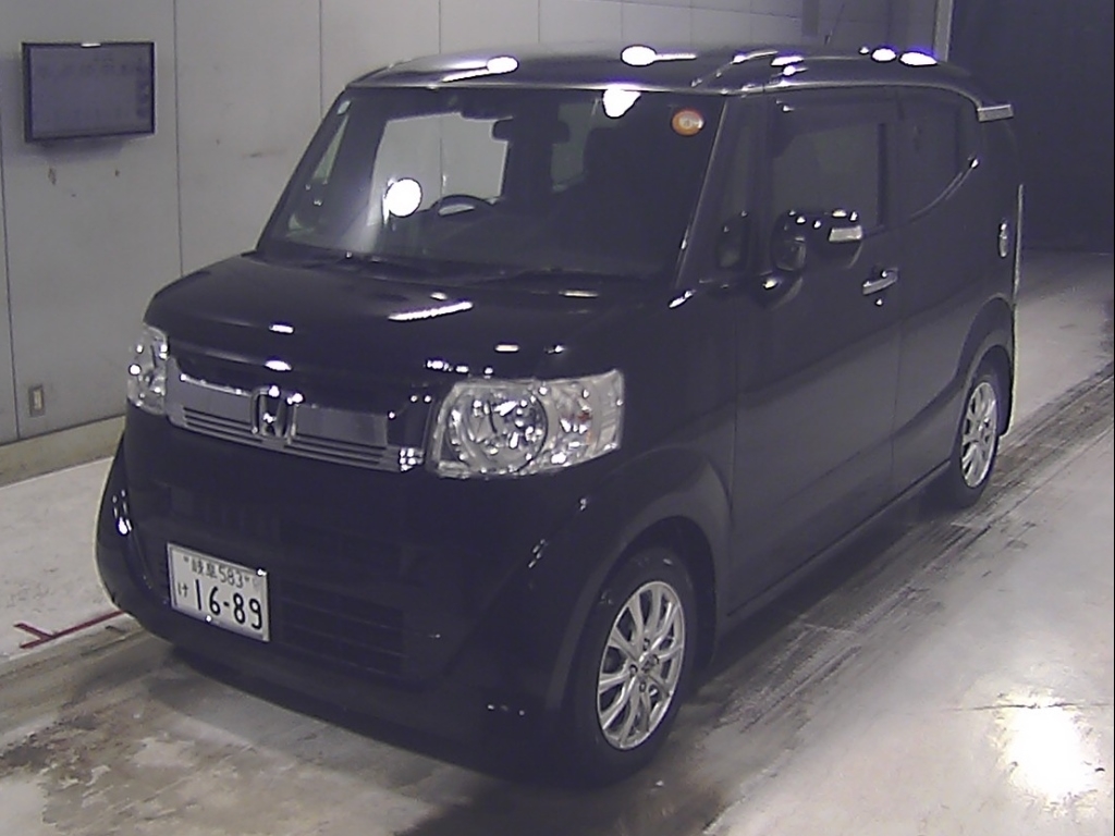 HONDA N-BOX SLASH