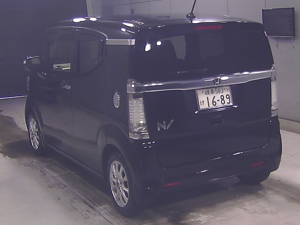 HONDA N-BOX SLASH