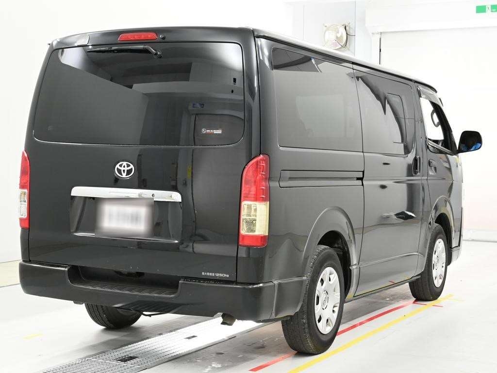 TOYOTA REGIUS ACE