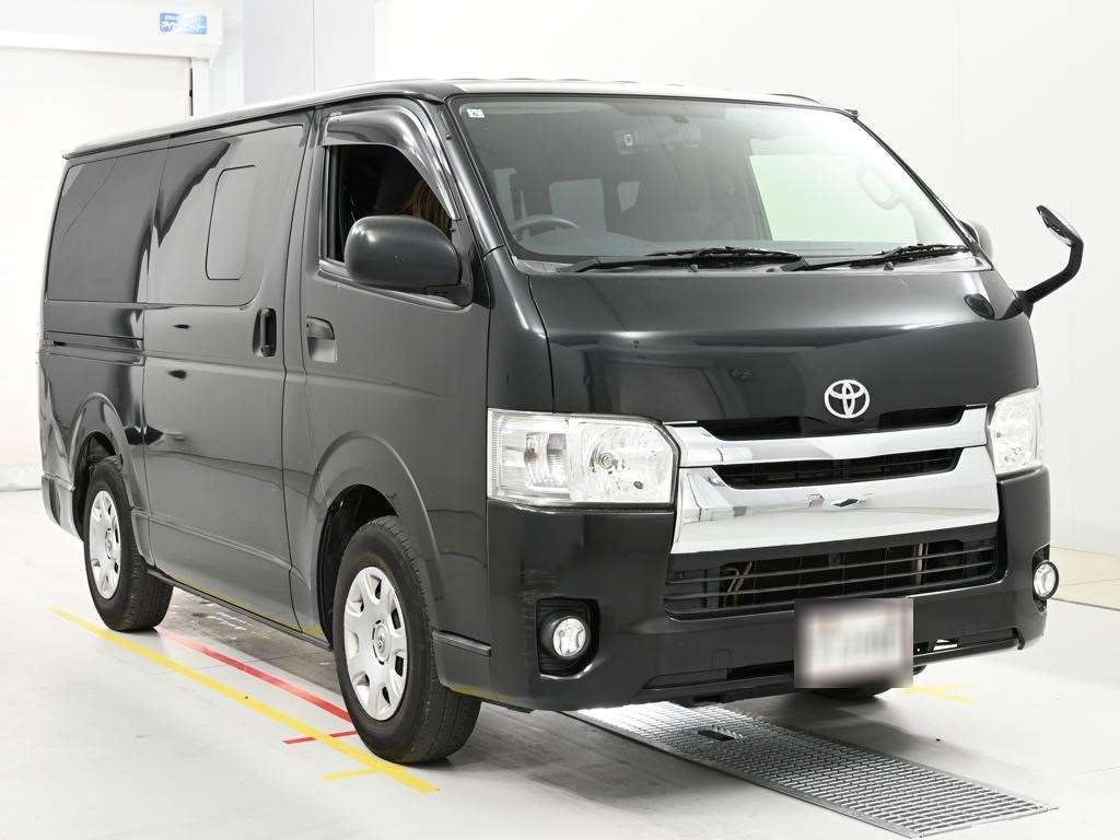 TOYOTA REGIUS ACE