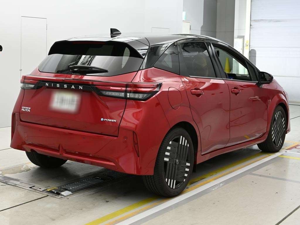 NISSAN AURA