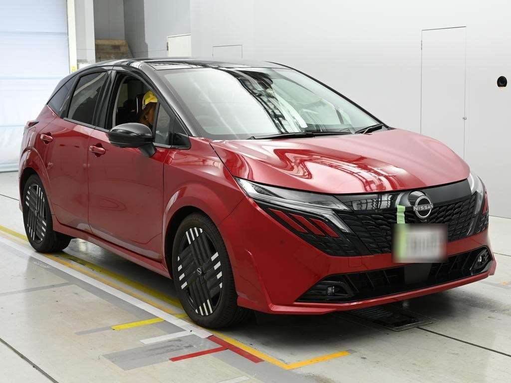 NISSAN AURA