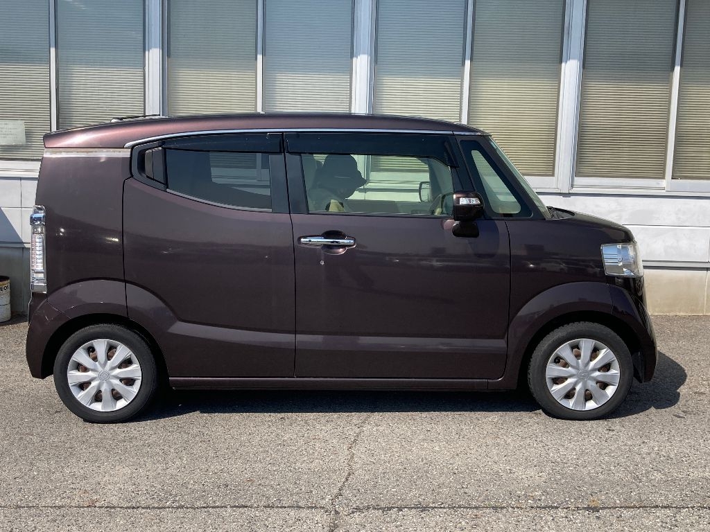 HONDA N-BOX SLASH