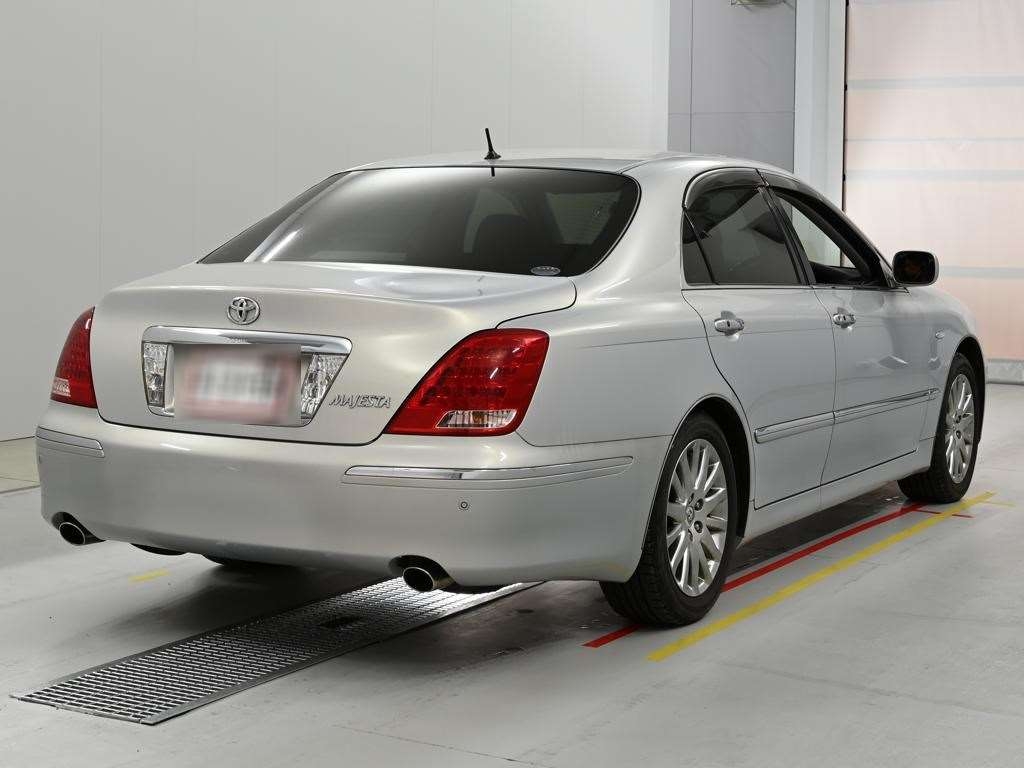 TOYOTA CROWN MAJESTA