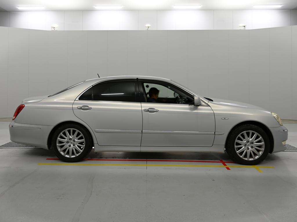 TOYOTA CROWN MAJESTA