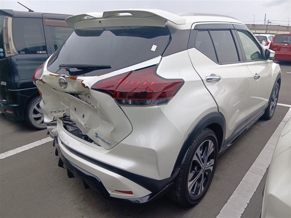 NISSAN KICKS