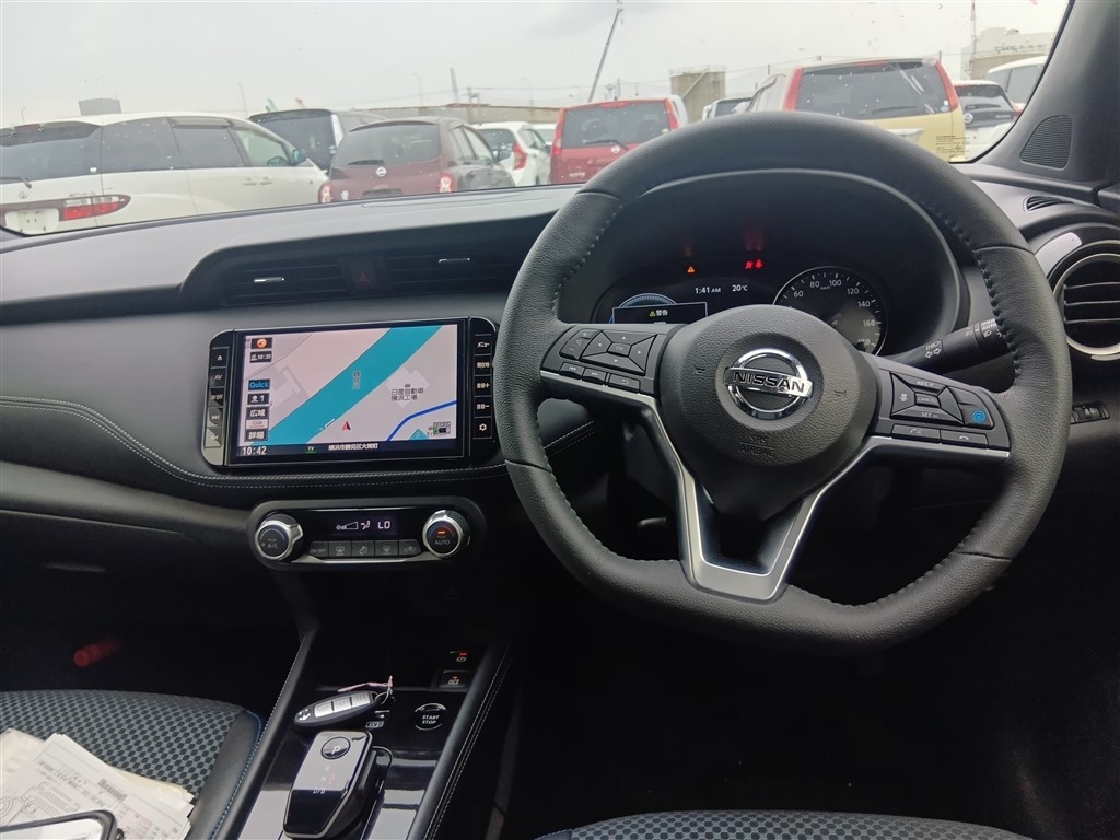 NISSAN KICKS
